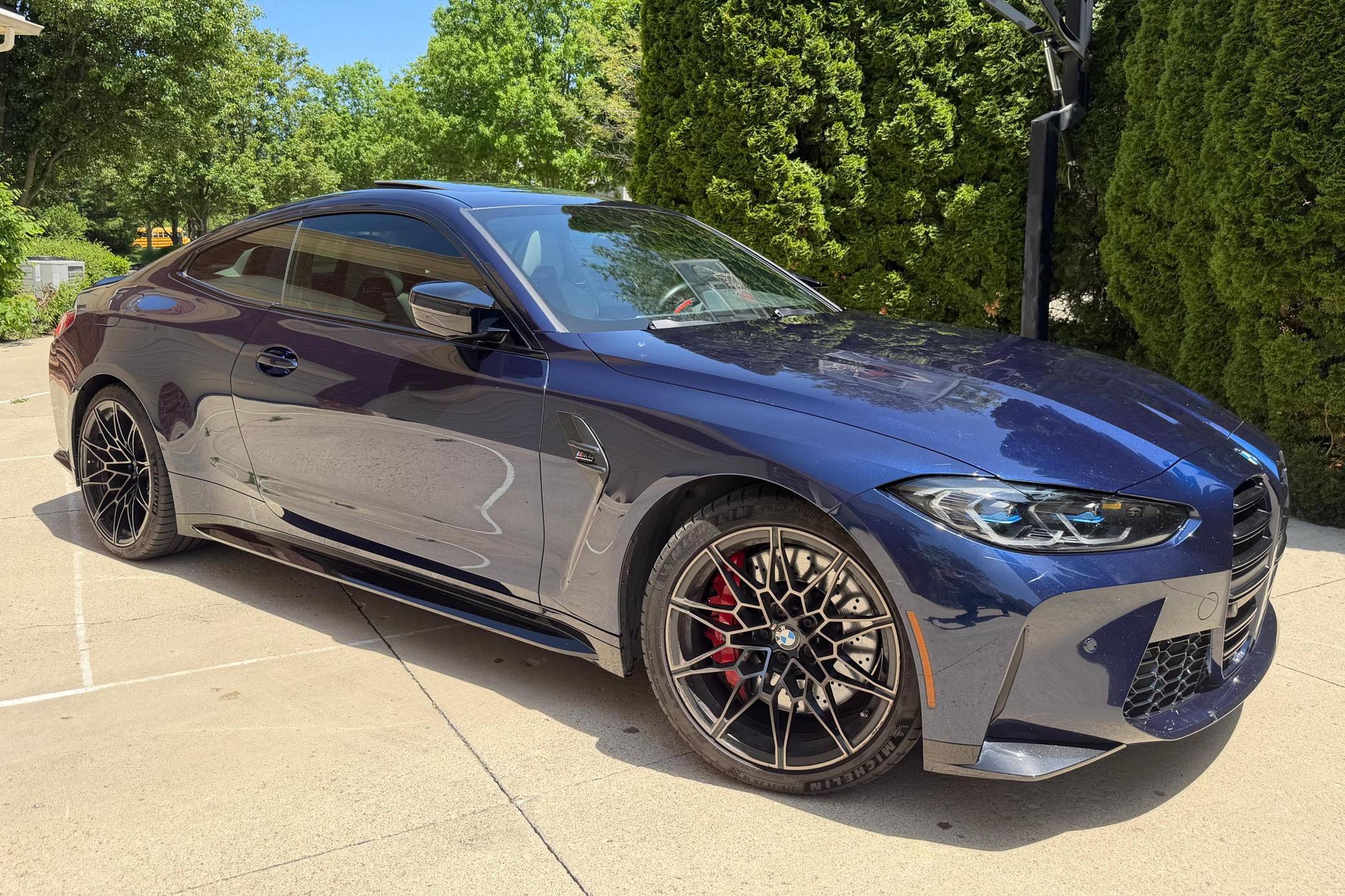 BMW M4-ის განცხადების მაგალითი
